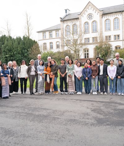 Der Verein Myanmar-Partner und die Rhein-Mosel-Fachklinik Andernach blicken auf eine sehr erfolgreiche Zusammenarbeit zurück. Jetzt wurden fünf weitere junge Menschen als neue Mitarbeiter:innen begrüßt.