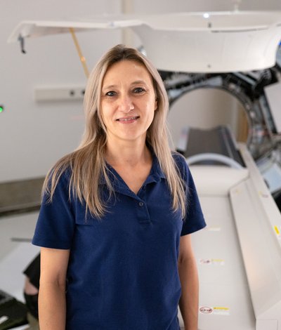 Elena Wolbach (Foto), Leiterin der Radiologie, ihr Team sowie Neurologie-Chefarzt Dr. Christian Bamberg und die gesamte Abteilung freuen sich über die neuen Möglichkeiten in der Diagnostik.