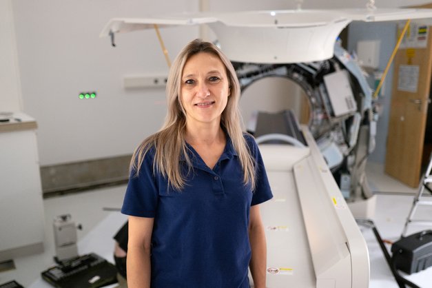 Elena Wolbach (Foto), Leiterin der Radiologie, ihr Team sowie Neurologie-Chefarzt Dr. Christian Bamberg und die gesamte Abteilung freuen sich über die neuen Möglichkeiten in der Diagnostik.