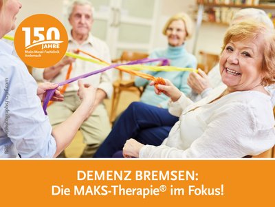 Schmuckbild: Senioren im Kreis mit Stäben in der Hand