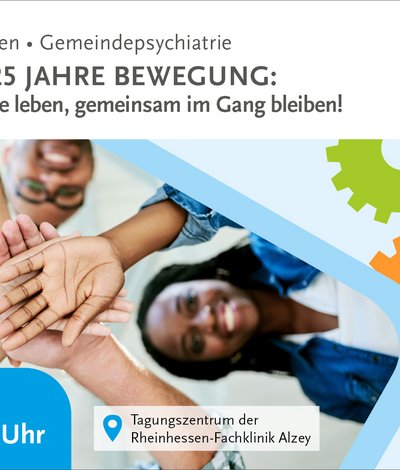 Gruppe von Menschen legt die Hände übereinander
