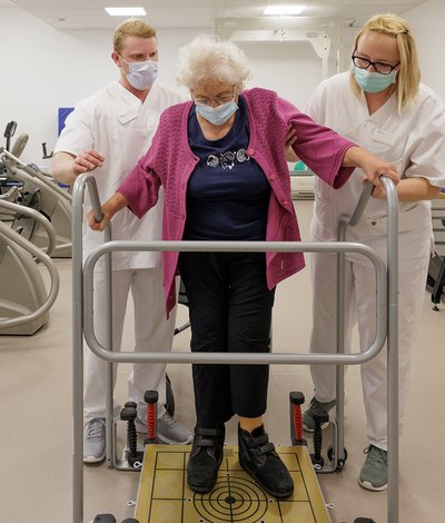 Geriatrische Rehabilitation an der Geriatrischen Fachklinik Rheinhessen-Nahe. Foto: Tobias Vollmer