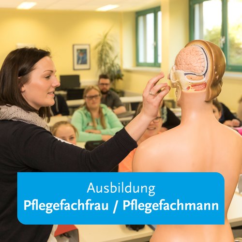 Pflegeschülerin im Unterricht