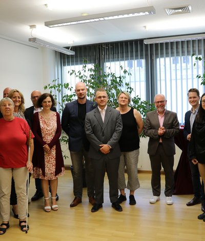 Gruppenfoto Unterzeichnung LRV EGH