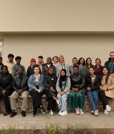 Gruppe neuer Pflegeschüler des Kurses 25/28 A