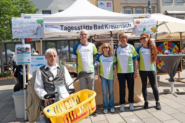 Am Stand der Tagesstätte Bad Kreuznach stellten die Mitarbeiterinnen und Mitarbeiter die Arbeit der Einrichtung vor.