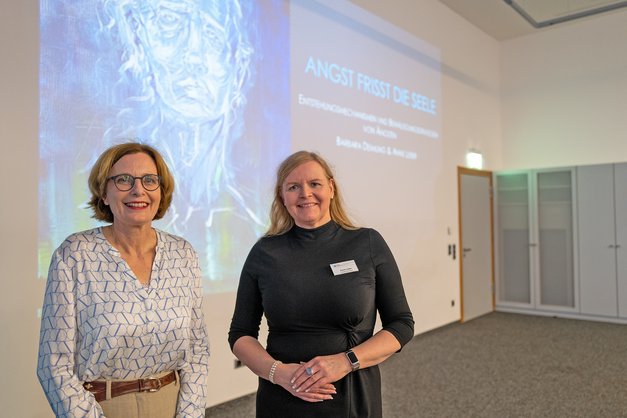 Dr. Barbara Deimling und die leitende Psychologin der RMF, Anne Leber, referierten zum Thema Angststörungen.