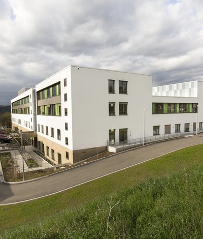 Das Gesundheitszentrum Glantal auf dem Liebfrauenberg in Meisenheim.