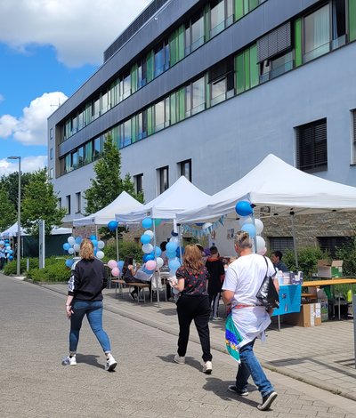 Außenaufnahme Tag der offenen Tür Gesundheitszentrum Glantal
