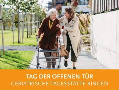 Seniorin geht mit Frau spazieren